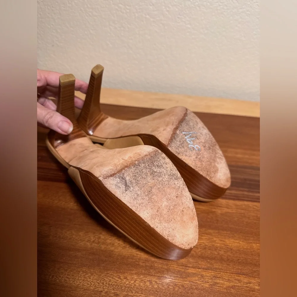STUART WEITZMAN Platform Slingback Heels. Size 8.5 Perfect for a fun night out!! - Picture 6 of 8